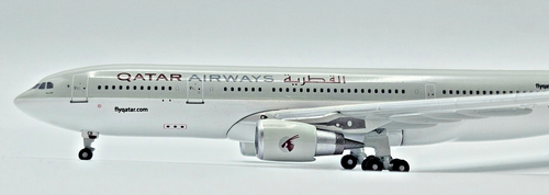 Qatar Airways Airbus A330-200 GeminiJets 1/400 Limox GJQTR418 LIMITED EDITION - Picture 7 of 12