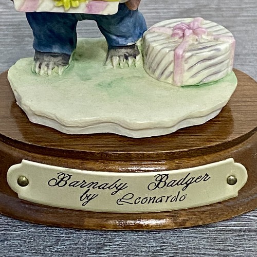 Little Nook Village Barnaby Badger With Presents Leonardo Collectible Figurine - Picture 11 of 15