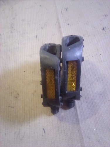 VP-585 Bicycle Pedals W/ Reflectors - Picture 9 of 11