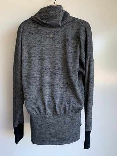 Athleta Batwing and Robin Sweatshirt Größe M - Bild 5 von 9