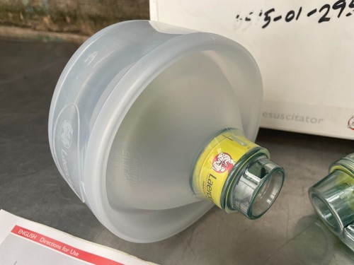 Laerdal Silicone Resuscitator 87005133 LSR Adult - Picture 5 of 10