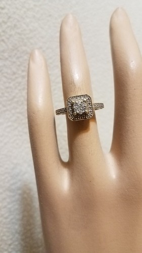 10K YG & Diamond Halo Cluster Ring - Picture 4 of 6