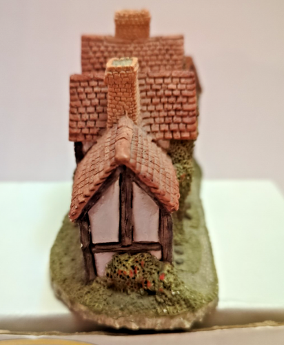 Vintage 1985 David Winter Cottages "The Apothecary's Shop" Village Figurine - Picture 5 of 9