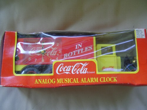 Camión de reparto reloj despertador musical analógico Coca-Cola 1995 NRFB - Imagen 1 de 2