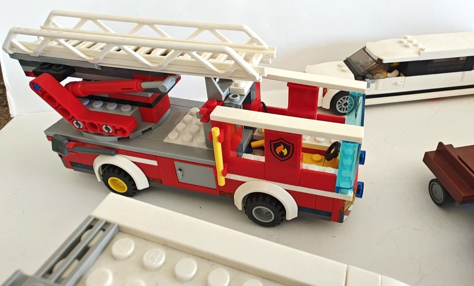 HUGE BUNDLE Lego VEHICLES City Fire Truck Pickup Van Trailer Limo and MORE! - Image 3 of 4