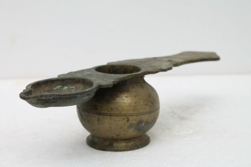 Antique Old Hand Crafted Hindu Religious Ritual Oil Lamp Rich Patina NH1602 - Picture 9 of 12