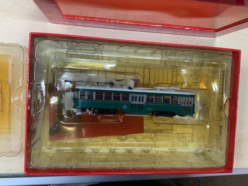 Bachmann Spectrum "HO" Peter Witt street car - new - slight sun damage - Picture 9 of 12