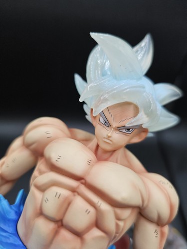 Dragon Ball Z DBZ Son Goku Resin w/ LED Light Figure Statue Model 1/6 Scale New - Picture 2 of 12
