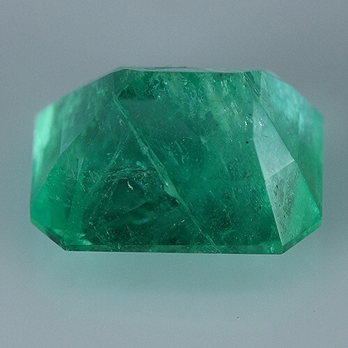 AIGS Certified Natural Emerald 2.40 Cts Green Color Minor oiled - Picture 3 of 7