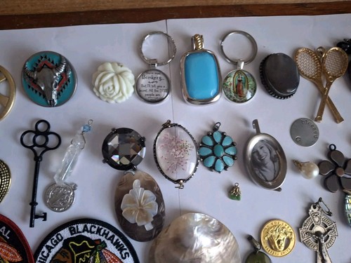 Vntg & Modern Pendants lot Shell Glass & More Materials Lot 37 - Picture 11 of 15