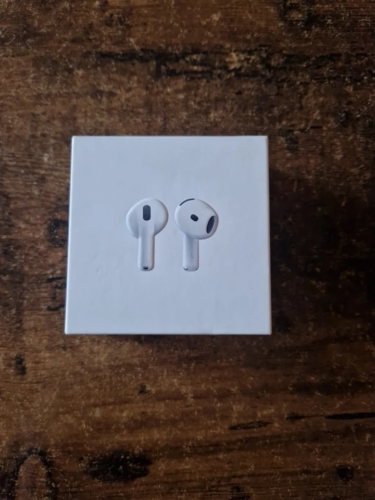 Apple 4th Generation Wireless In-Ear Headset Active Noise Cancellation New
