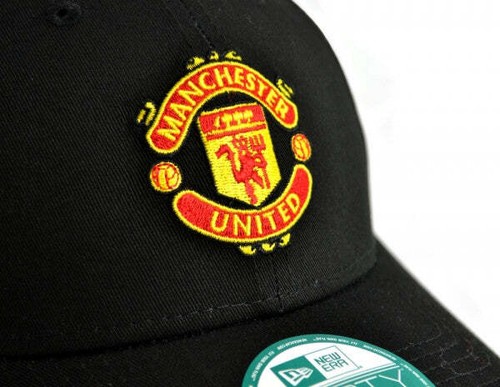 Manchester United FC - Gorra New Era 9Forty escudo negro - Imagen 2 de 4