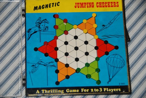 Vintage Magnetic Jumping Checkers -- Cathay - Picture 3 of 4