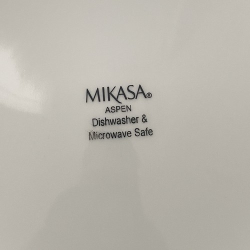 MIKASA Aspen 10.75" White Dinner Plates Porcelain Bone China Set of 4 - Picture 6 of 7