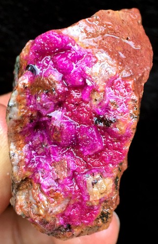 Muestra de cristal metasomático de calcita cobalto púrpura y rojo natural 122 g ip1190 - Imagen 5 de 10