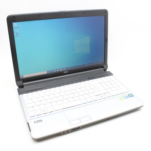 Fujitsu LifeBook A530 Windows 10 15,6" computer portatile Intel i3 370M 2,4 4 GB 64 GB unità di memoria a stato solido - Foto 1 di 15