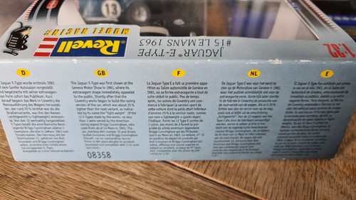 Revell E-Type #15 Le Mans 1963 Scalextric. Mint. Freepost Within Mainland UK. - Picture 9 of 10