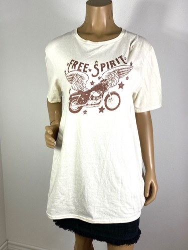 Free Spirit Ivory T Shirt Motorcycle With Wings and Crystal Details SZ L Gildan - Picture 8 of 11