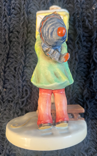 VINTAGE Goebel M.J Hummel Figurine #340 - A LETTER TO SANTA CLAUS - Picture 2 of 4