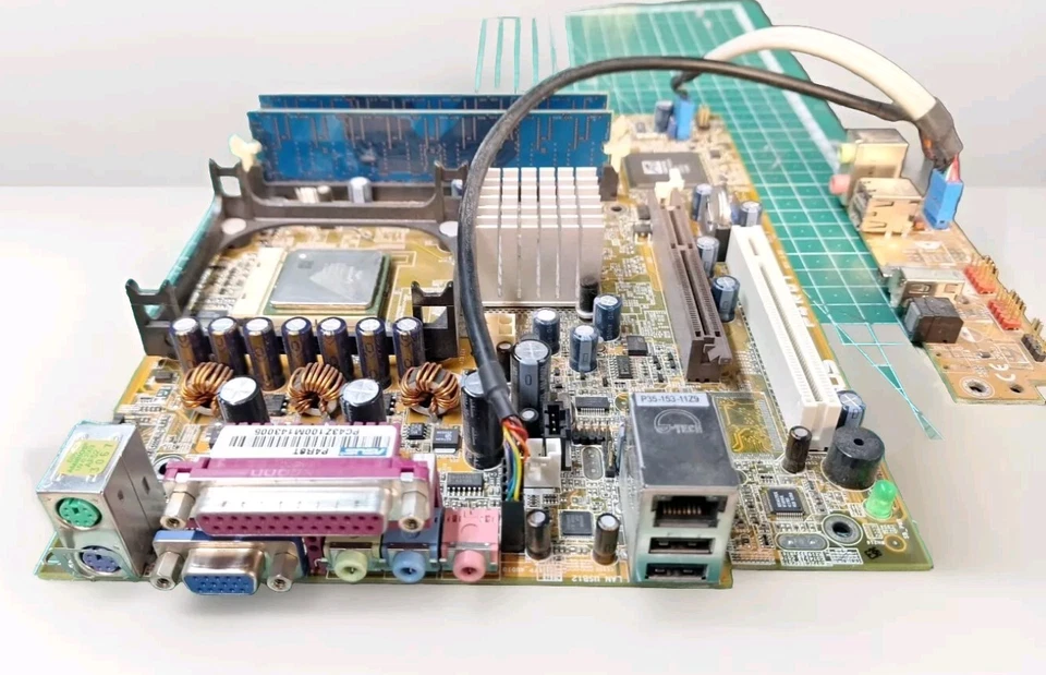 Carte mère Asus P4R8T REV 1.03 Socket 478 + Pentium 4 2.4 GHz DDR400 💾 Rétro PC - Photo 2/4