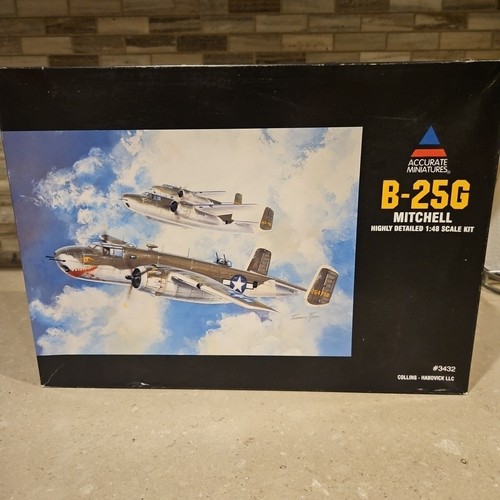 Accurate Miniatures 1/48 B-25G Mitchell Highly Detailed Model Kit #3432 NOB