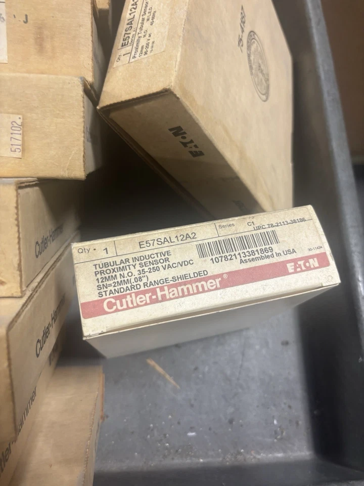 NEW E57SAL12A2 Cutler Hammer Tubular Inductive Proximity Sensor - Image 2 of 2
