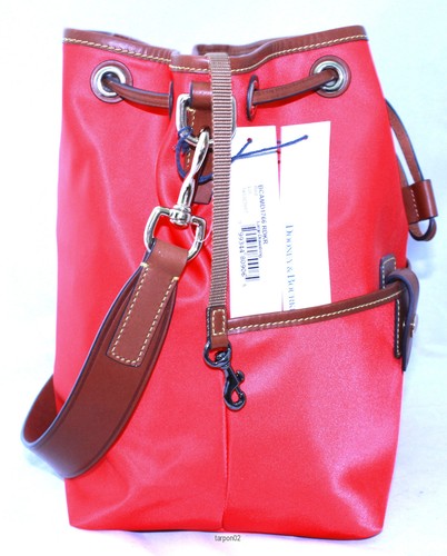 Bolso Dooney & Bourke Camden Nylon Cuero Cordón Grande Rojo BCAMD1766RDKR🌺NUEVO CON ETIQUETAS - Imagen 6 de 15