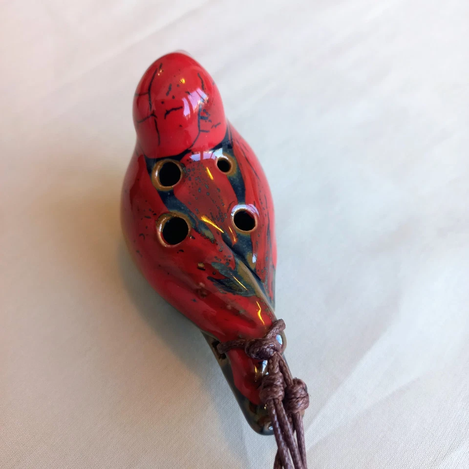 Керамическая красная птица карина ручной работы: мини-флейта с 6 отверстиями - Изображение 2 из 4
