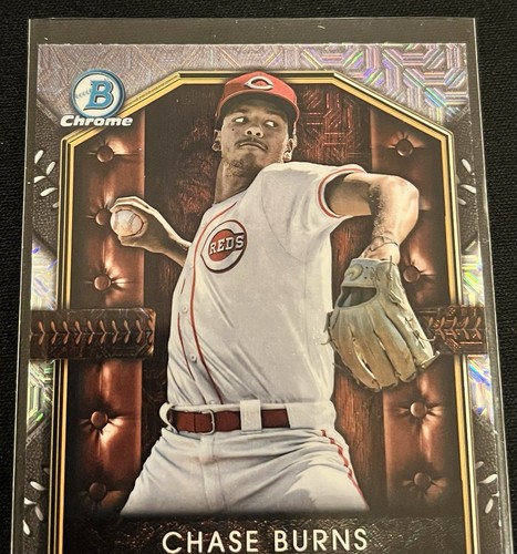 2025 Bowman Chrome Baseball Chase Burns #VIP-7 Mojo inserto rifrattore rosso - Foto 4 di 6