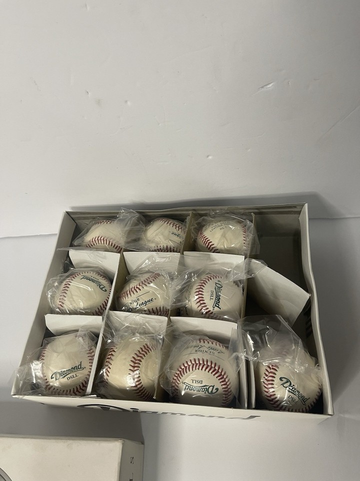 2024 Topps Heritage Baseball Factory Scellé 12 Boîtes Hobby Case