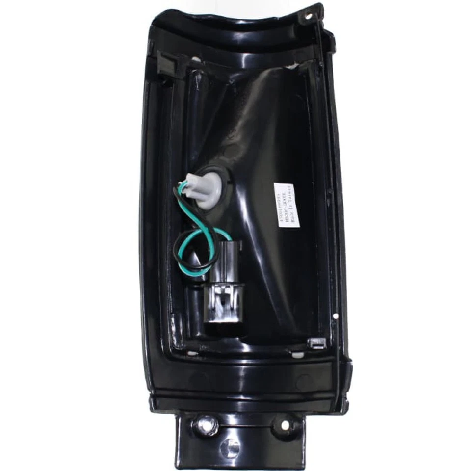 Lente ámbar del lado del conductor MI2520102 luz de esquina para Dodge Ram 50 1987-1993 Foto 3 de 4