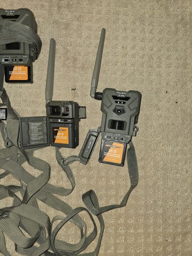 SPYPOINT Flex-G36 (2) Lm2 (5) With Rechargeable Batteries And SD Cards - Picture 2 of 4