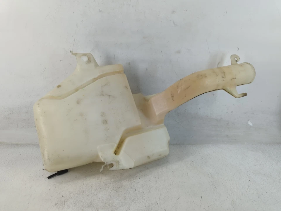 2011 Dodge Grand Caravan Windshield Washer Fluid Reservoir Bottle Oem K147L - Image 4 of 4