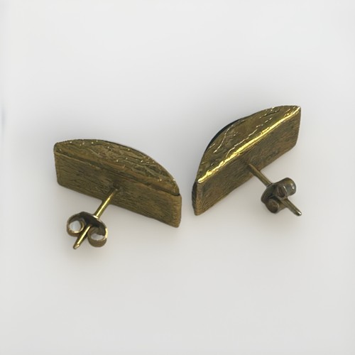 Vintage Gold-&-Black Damascene Rectangle Stud Earrings - Picture 3 of 3