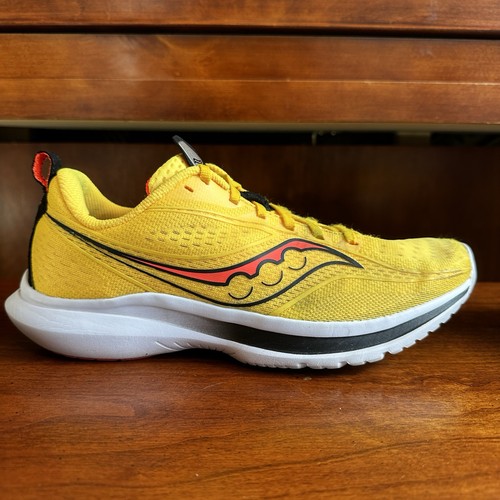 Saucony Kinvara 13 ViZi Gold Red Running Comfort Walking Shoes Sneakers Mens 9 - Picture 2 of 11
