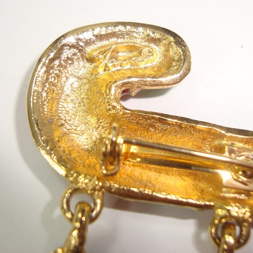 Vintage Signed TARA Enameled Gold Tone Xmas Brooch Pin - Dangle Charms *ESTATE* - Picture 3 of 4