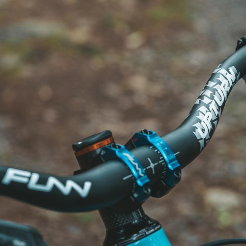 Upturn High-Rise Mountain Bike Handlebar with Bar Clamp 31.8mm and Width 785m... - Picture 4 of 7