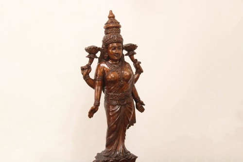Lakshmi Estatua Madera Diosa Hindú Escultura Templo Estatuilla Decoración del Hogar Ídolo - Imagen 4 de 7