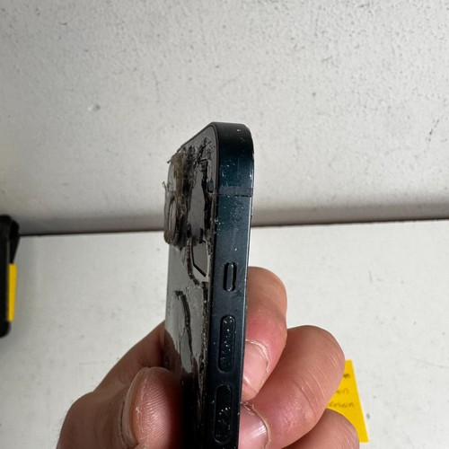 Apple iPhone 13 Midnight Green 6.1″ Super Retina iOS Smartphone - For Parts - Picture 11 of 12