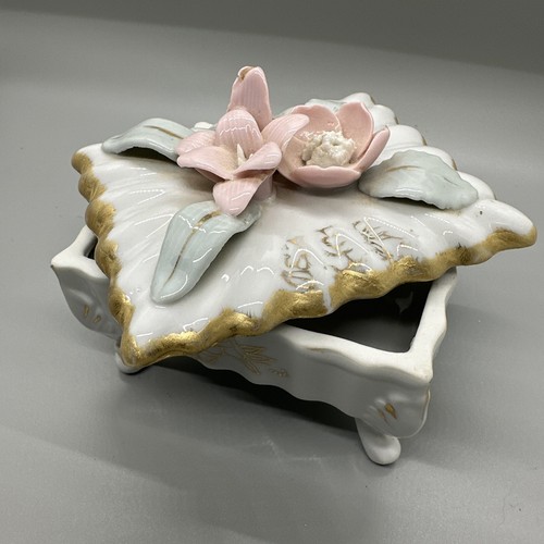 Caja de baratijas de porcelana pintada a mano vintage del Támesis con patas flores rosas adorno dorado - Imagen 7 de 19