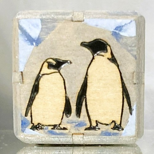 Ice Dive Leader Cube - I'm the first penguin! Backgammon doubling cube. 36mm. - Picture 9 of 9