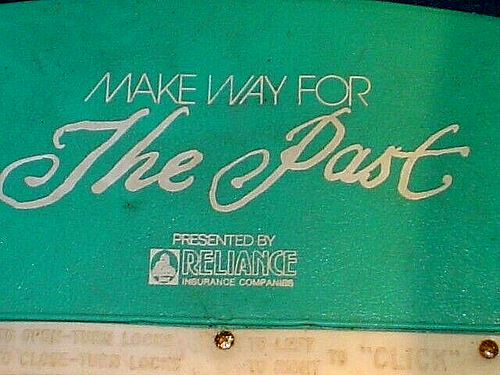 VTG 1976 12'' 16MM FILM~MAKE WAY FOR THE PAST~PRESENTED BY RELIANCE INSURANCE CO - Foto 2 di 4