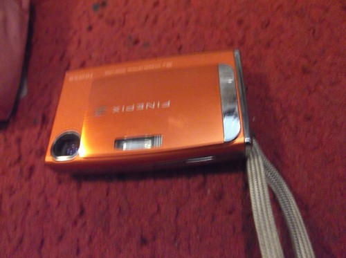Fujifilm FINEPIX Z-Series Z10 fd 7.2MP 3x Digital Camera - Orange - Picture 17 of 17