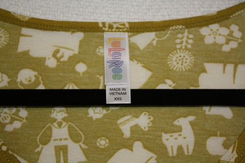 NWT LuLaRoe Disney Perfect T Shirt XXS Snow White Chartreuse Green - Bild 2 von 4