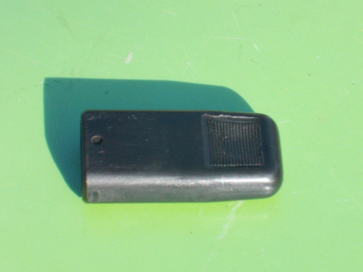 TOYOTA COROLLA 84-87 INSIDE DOOR LOCK KNOB 69741-90K00-01 OEM