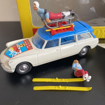 CORGI TOYS 499 CITROEN DS SAFARI GRENOBLE 1968 WINTER