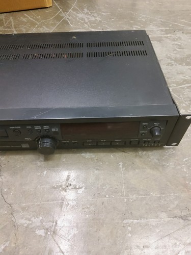 TASCAM CD-RW700 CD Rewritable Recorder - Used - - Picture 6 of 8