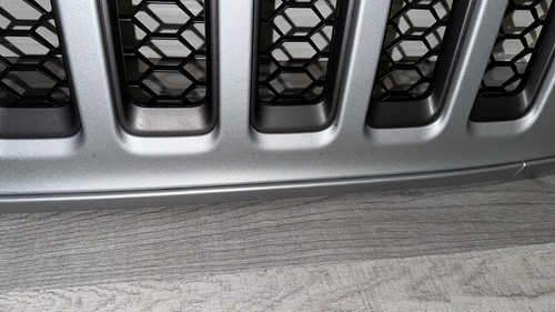 2018-2023 Jeep Wrangler Gladiator Rubicon Front Grille Grill OEM - Picture 5 of 10