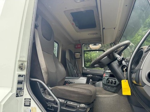 2015 15 DAF CF 440 Euro 6 8x4 drop side tipper manual gearbox - Picture 9 of 12