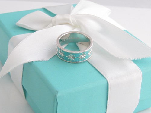 Nuevo anillo de esmalte azul margarita plateado de Tiffany & Co talla 4 - Imagen 5 de 6